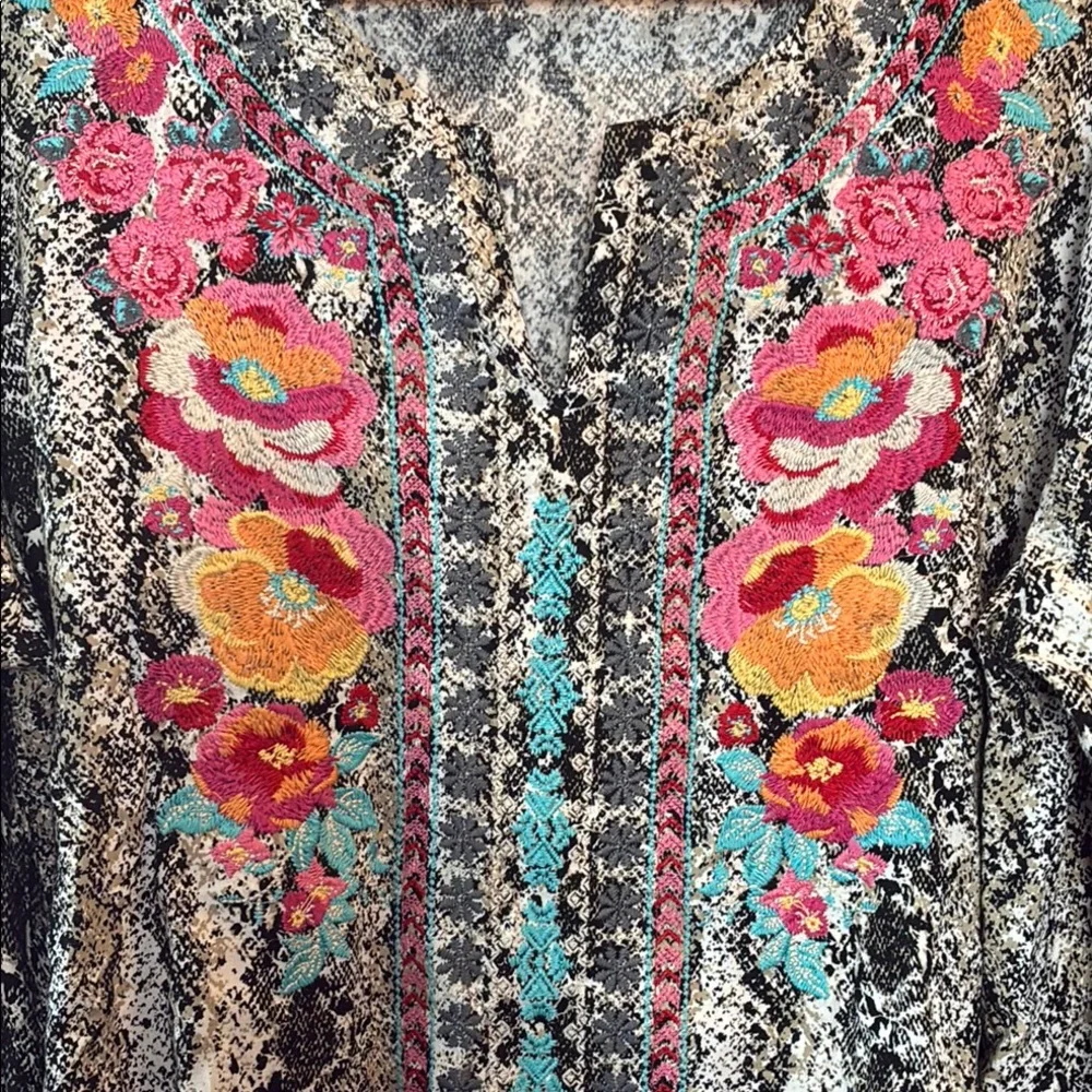 Savanna Jane Embroidered Bell Sleeve Boho Animal Print Black/Pink Floral Blouse - Picture 4 of 8